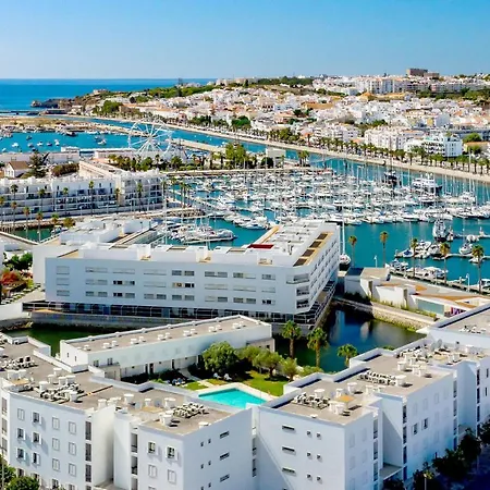 Marina Harbour 18 By Destination Algarve 拉哥斯