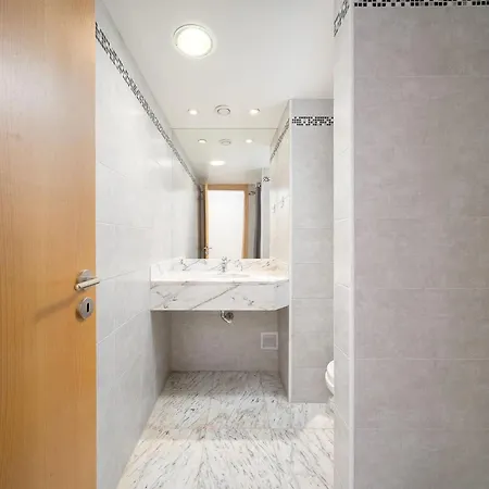 Marina Harbour 18 By Destination Algarve * Lagos