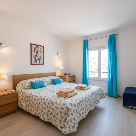 Marina Harbour 18 By Destination Algarve
