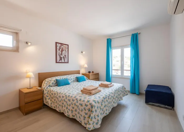 Marina Harbour 18 By Destination Algarve